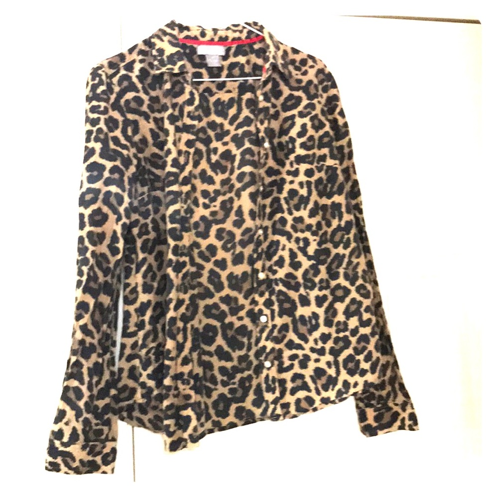 Long sleeve button-down shirt leopard print